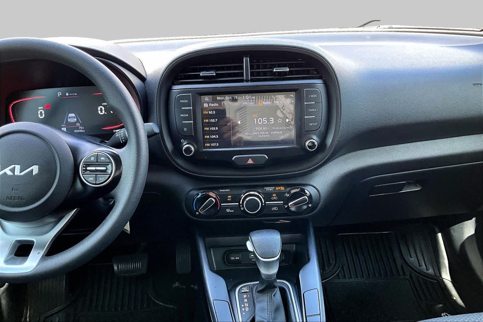 Used 2023 Kia Soul LX FWD image 7