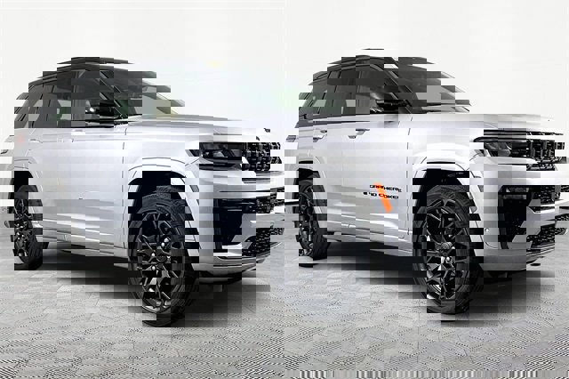New 2026 Jeep Grand Cherokee Summit image 3