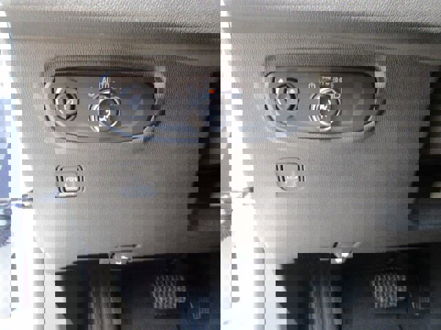 Used 2023 GMC Terrain SLE w/ Driver Convenience Package image 14