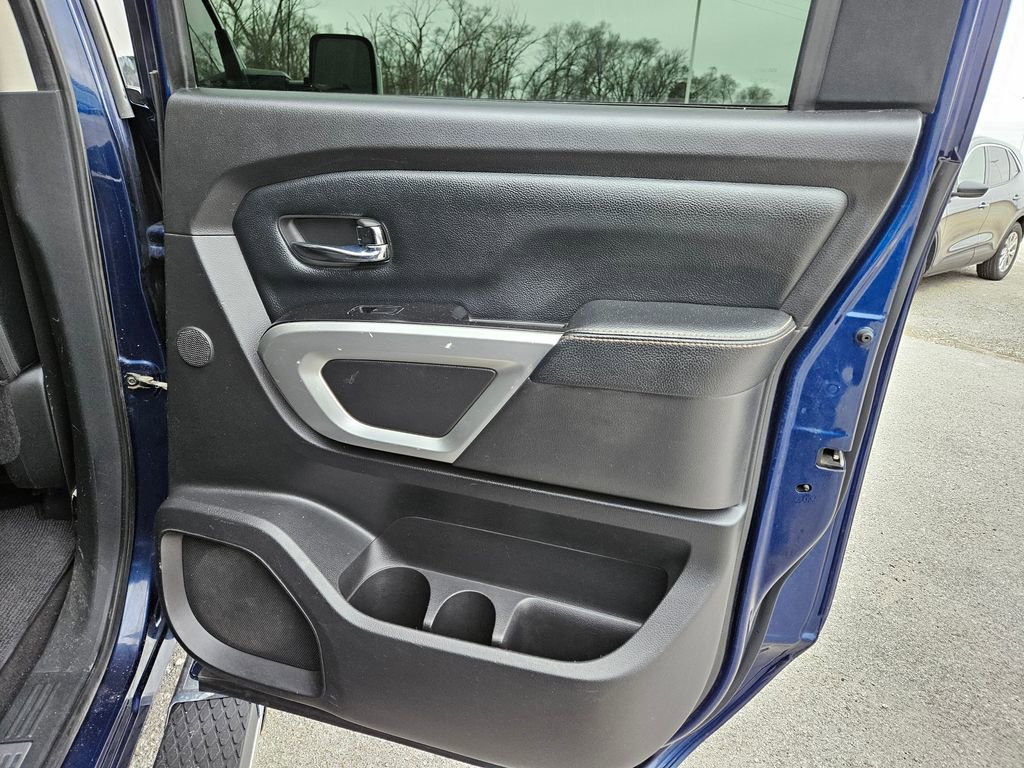 Used 2017 Nissan Titan SL w/ Chrome Package image 28