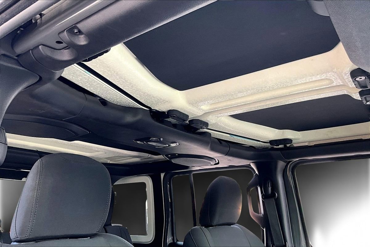 Used 2020 Jeep Wrangler Unlimited Sport image 27