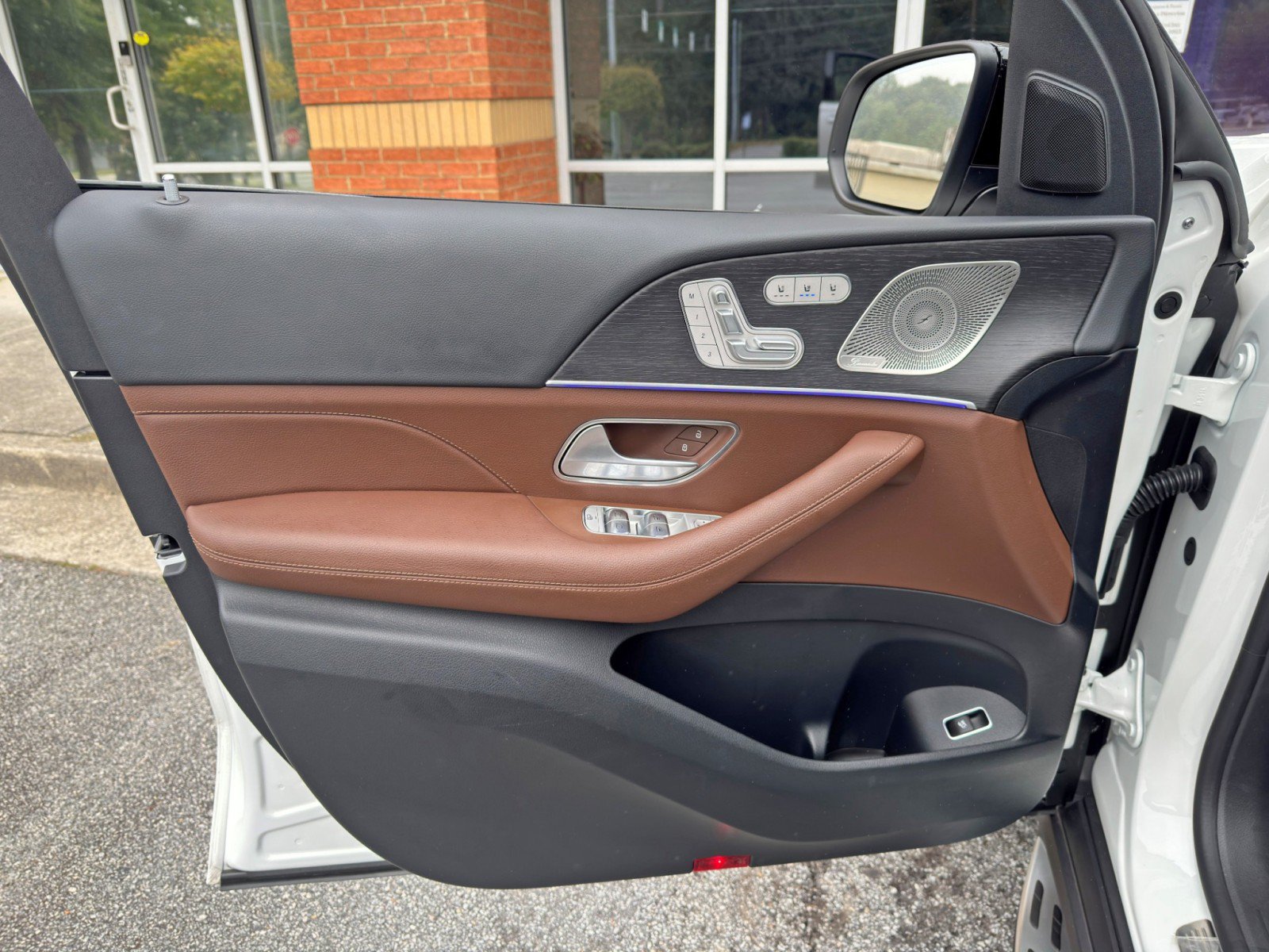 Used 2026 Mercedes-Benz GLS 580 4MATIC w/ Night Package image 54