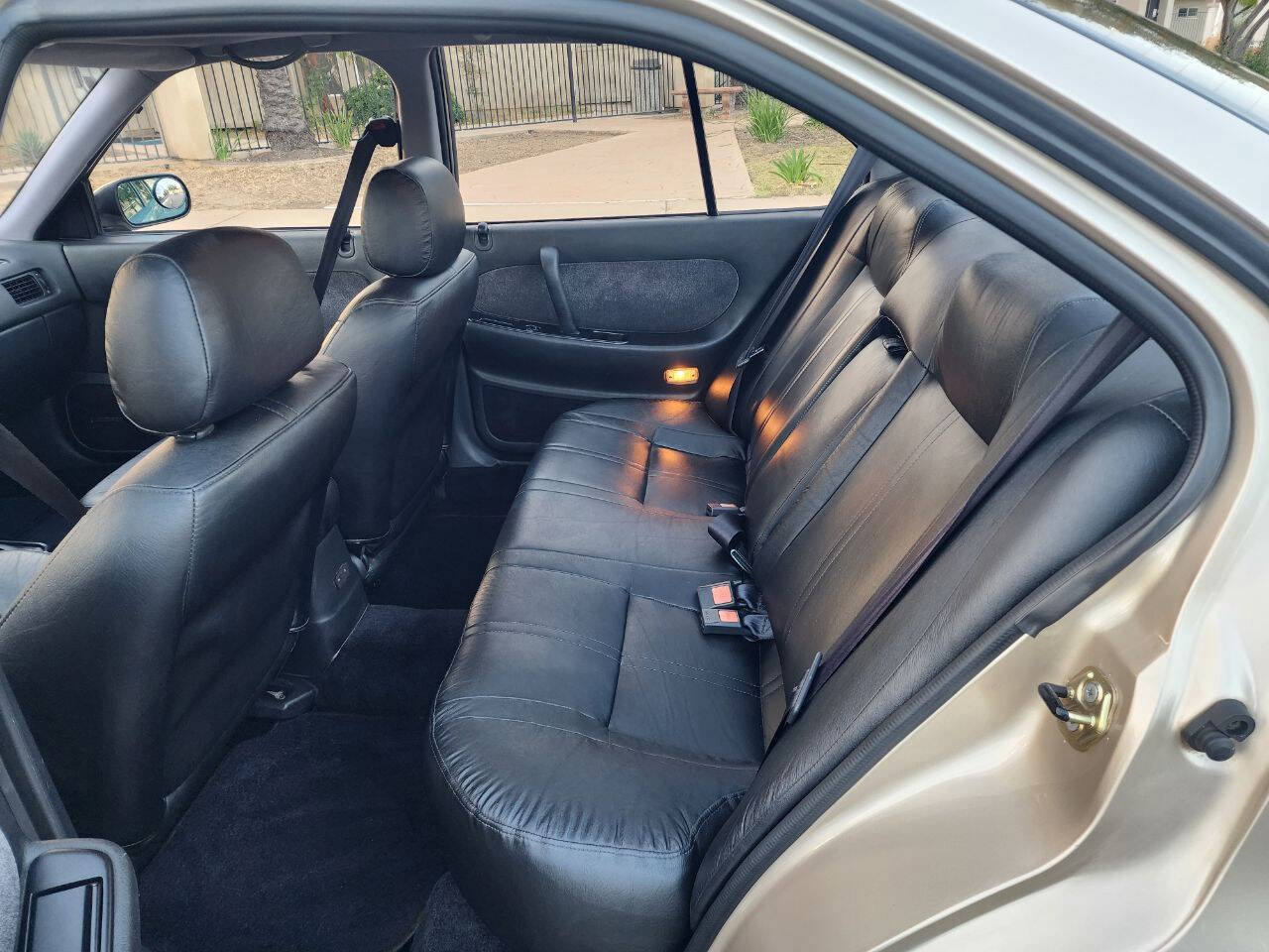 Used 1994 Nissan Maxima SE image 15