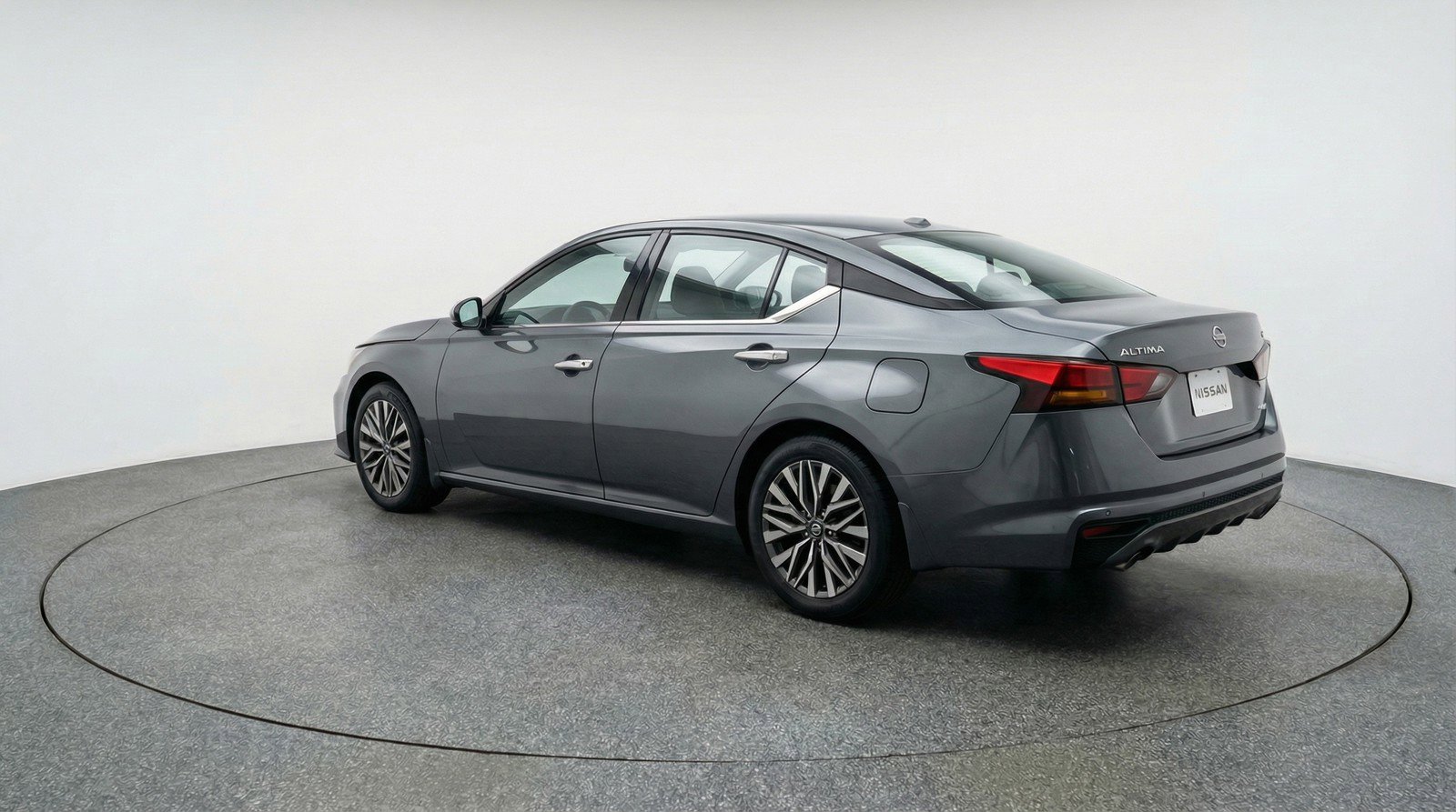 Used 2025 Nissan Altima 2.5 SV image 6