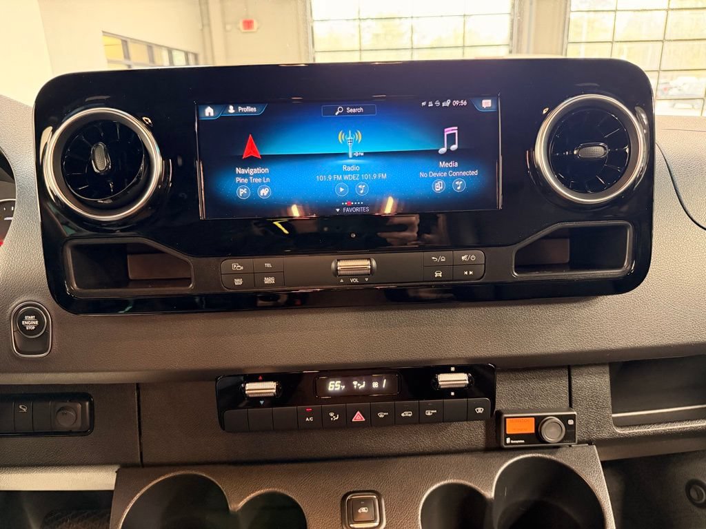 Used 2022 Mercedes-Benz Sprinter 2500 image 39