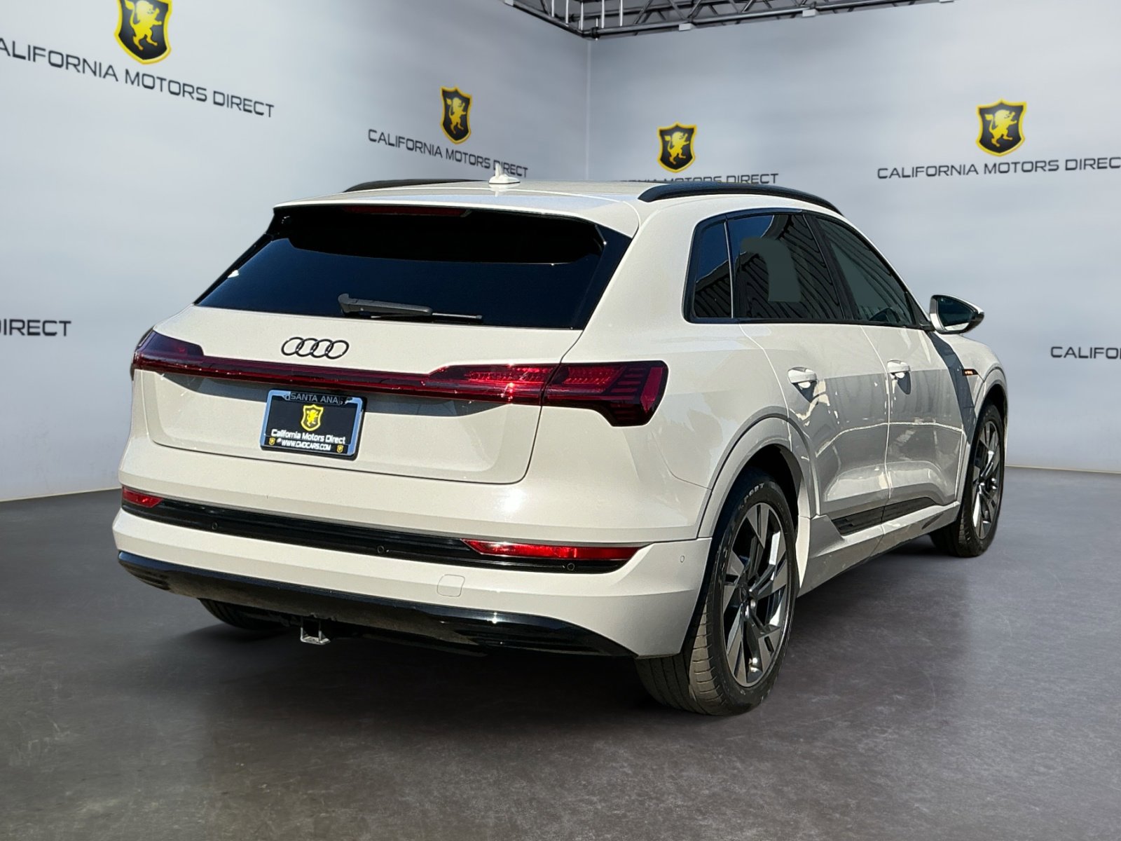 Used 2021 Audi e-tron Premium w/ Convenience Plus Package image 5