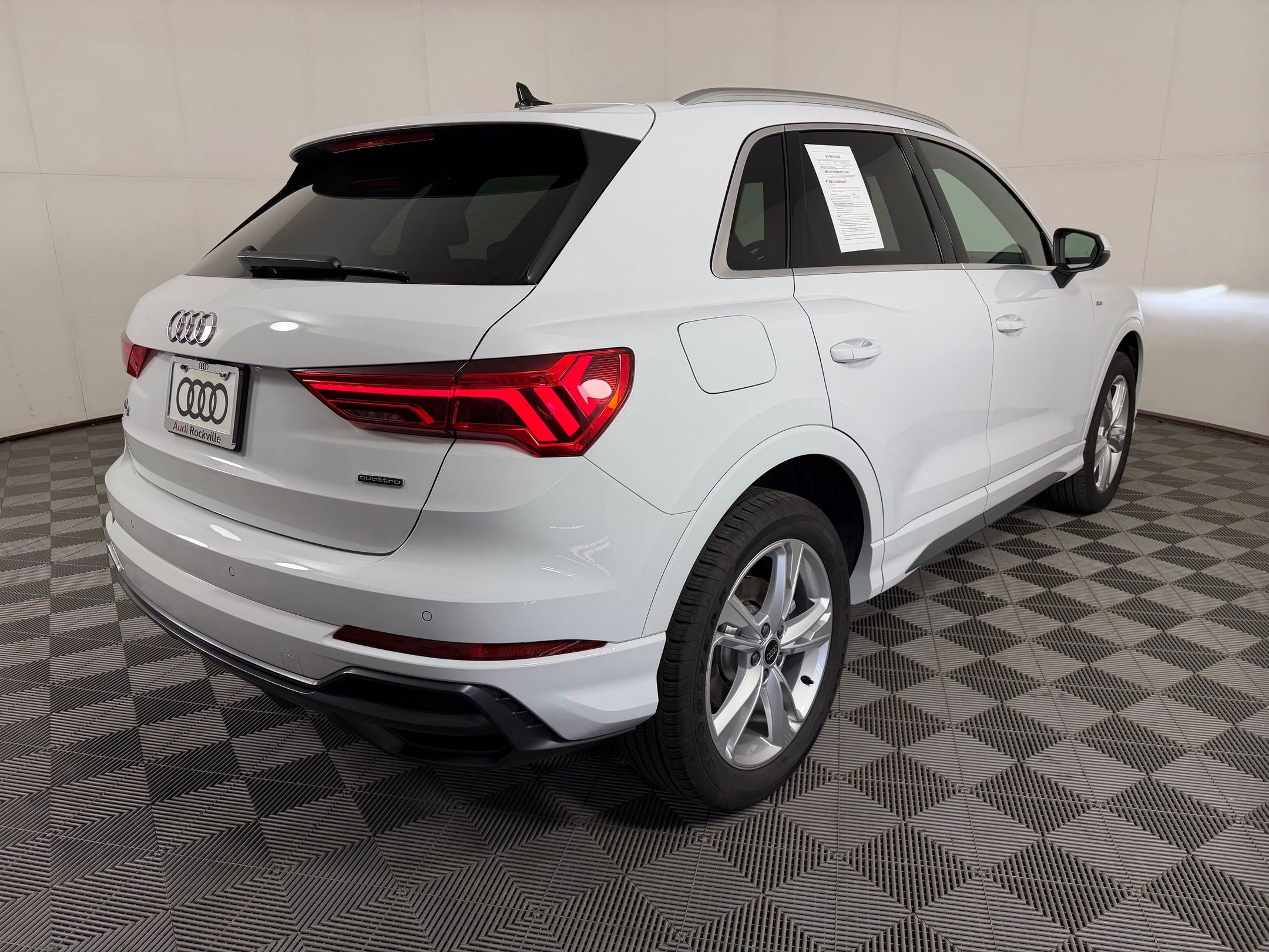 Certified 2022 Audi Q3 2.0T Premium AWD/4WD image 9