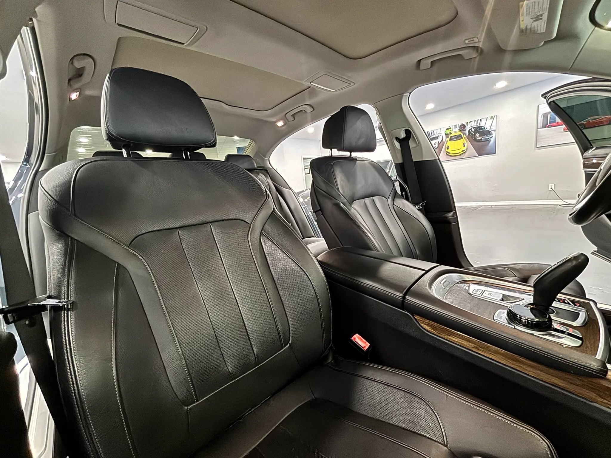 Used 2017 BMW 740e xDrive AWD/4WD image 20