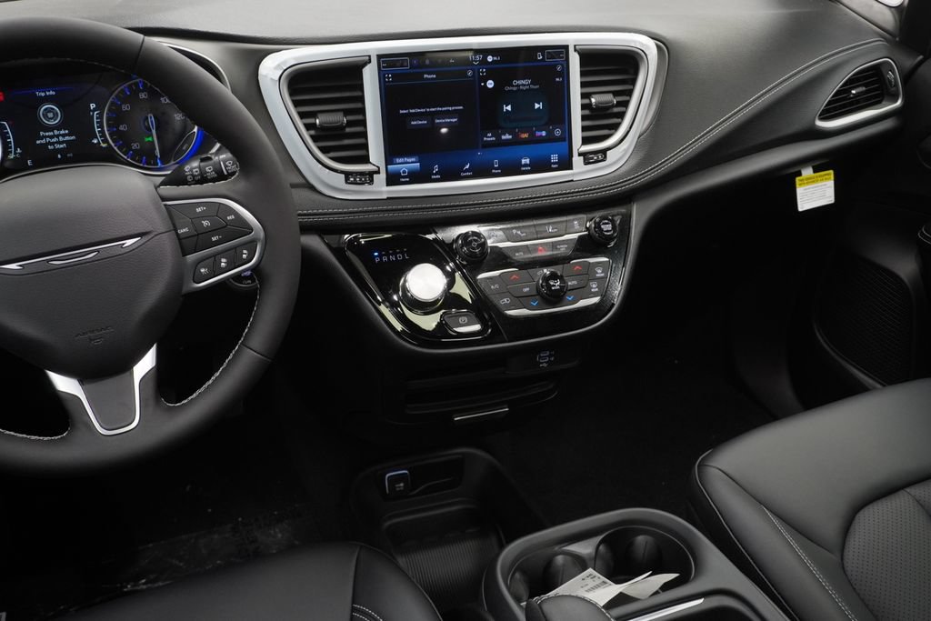 New 2027 Chrysler Pacifica Select AWD/4WD image 21