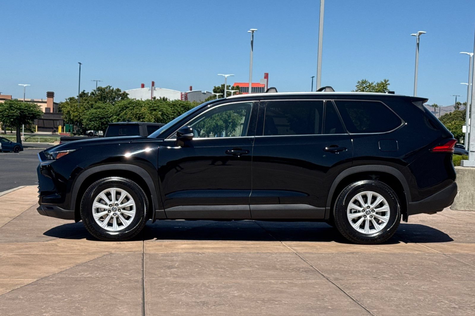 Certified 2024 Toyota Grand Highlander AWD image 8