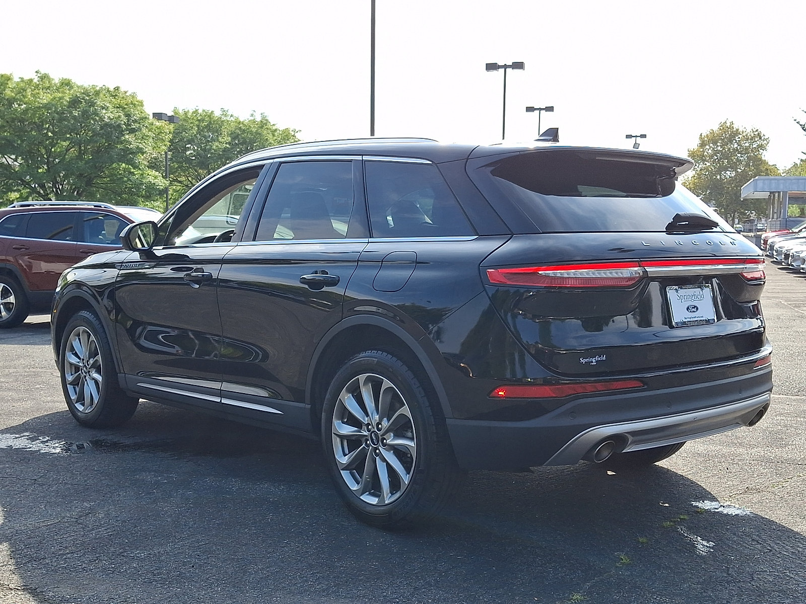 Used 2022 Lincoln Corsair AWD w/ Premium Package image 4