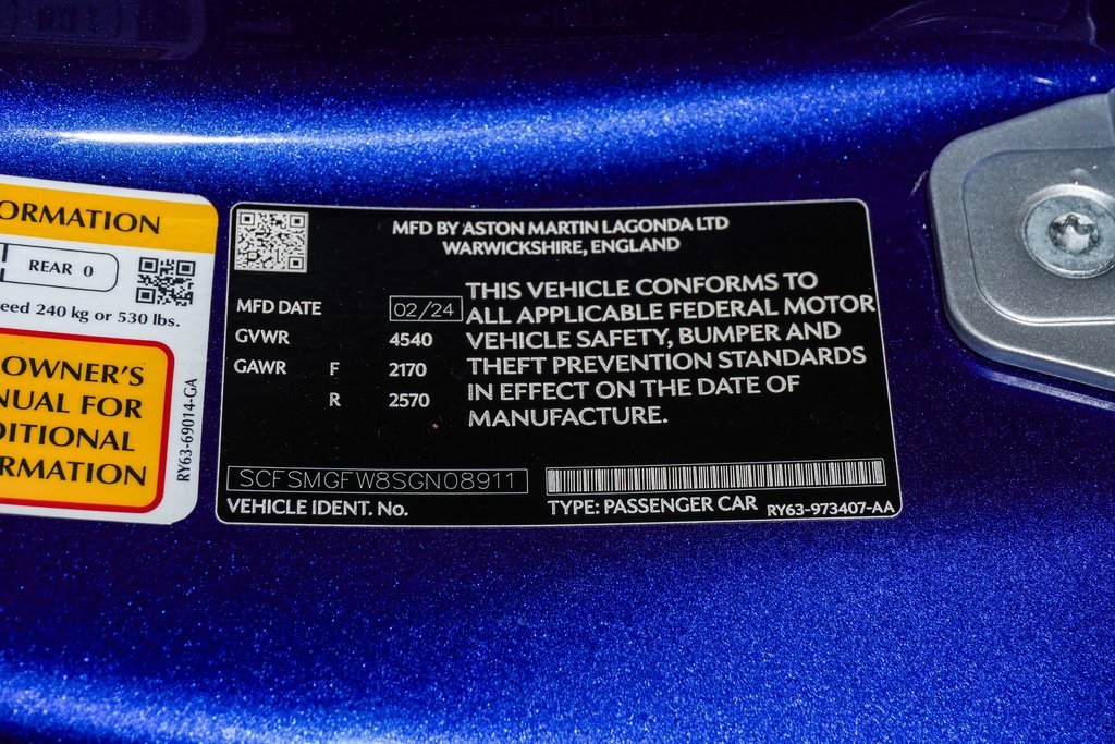 Used 2025 Aston Martin V8 Vantage Coupe image 36