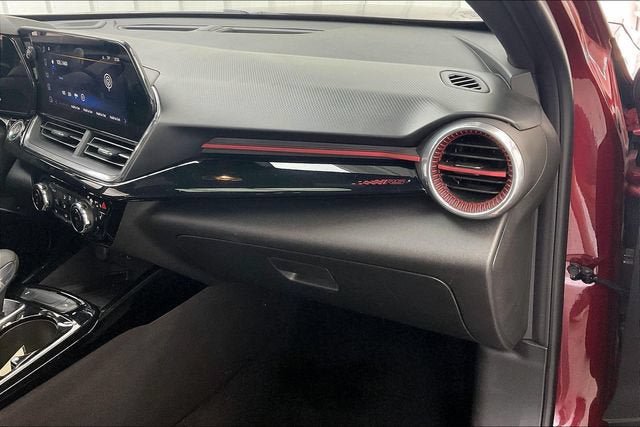 Certified 2024 Chevrolet Trax RS w/ Sunroof Package FWD image 18