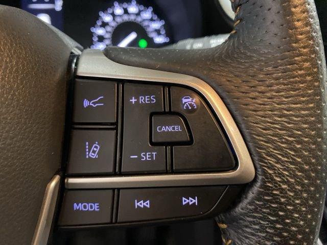 Used 2022 Toyota Sienna XLE Woodland Edition image 15