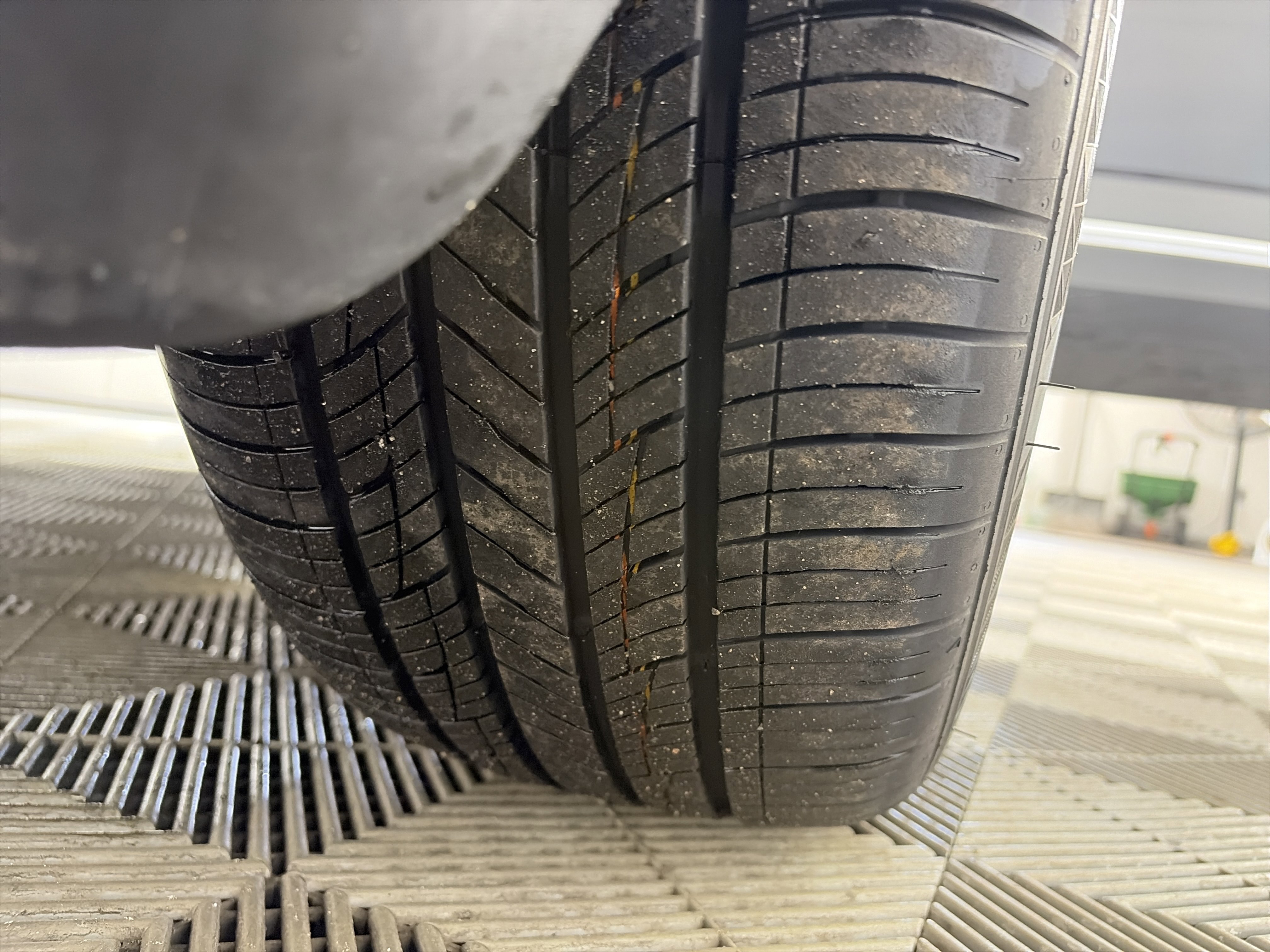 Used 2025 Volkswagen Atlas SEL image 13