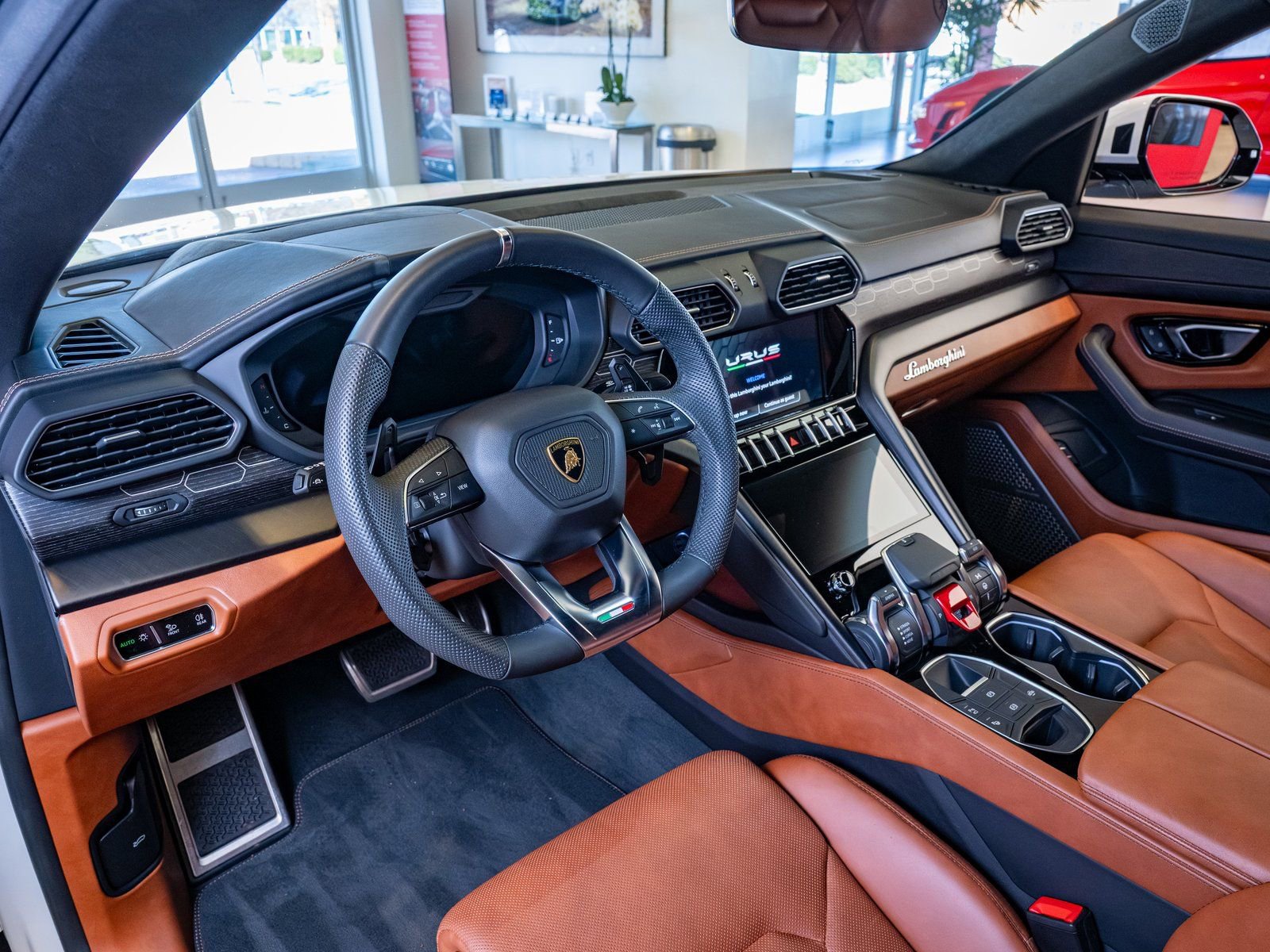 Used 2022 Lamborghini Urus image 9