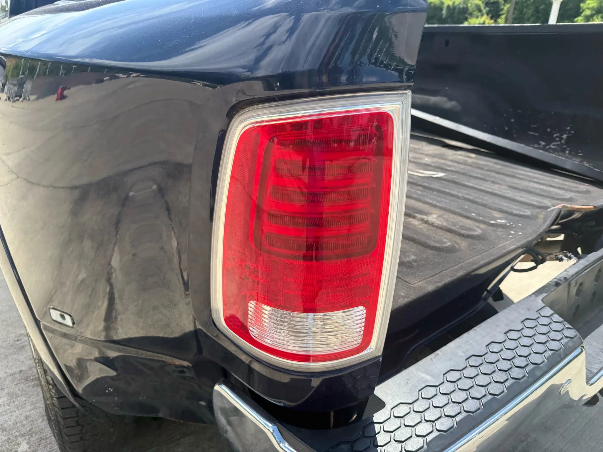 Used 2018 RAM 3500 Laramie image 11