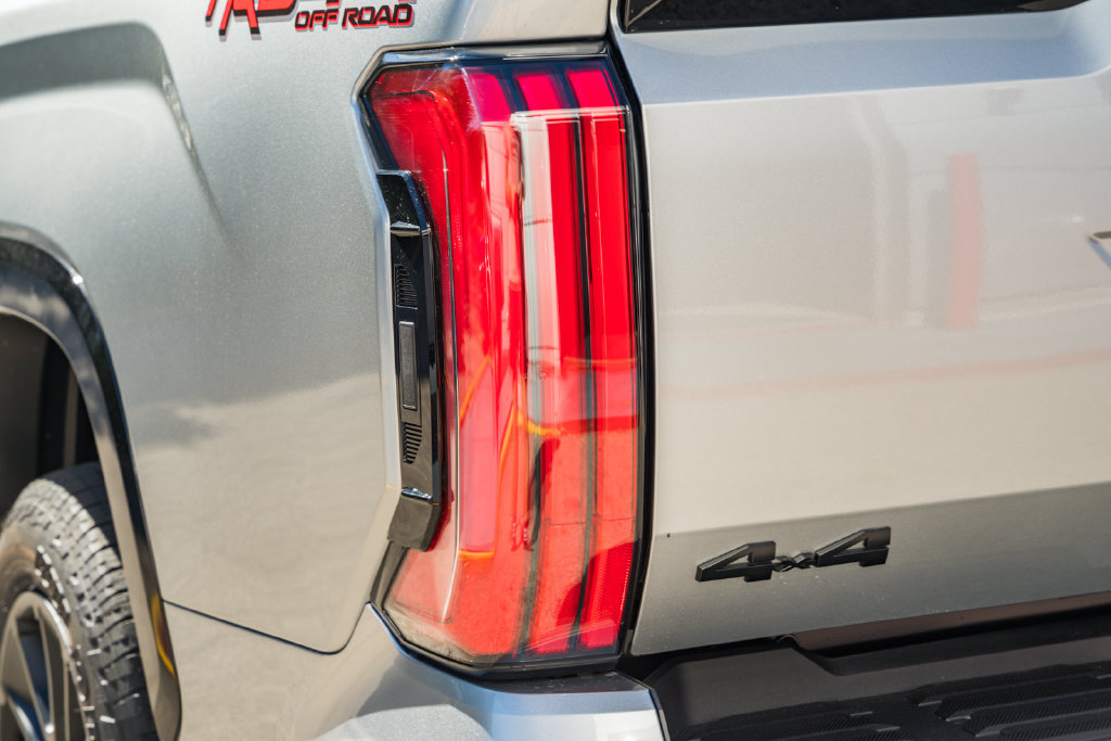 New 2026 Toyota Tundra Platinum w/ TRD Off-Road Package AWD/4WD image 7