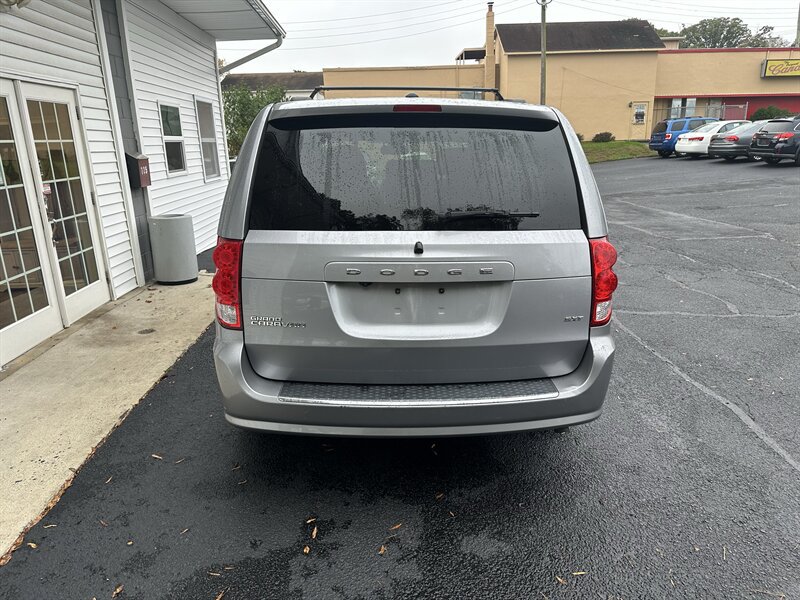 Used 2020 Dodge Grand Caravan SXT FWD image 9