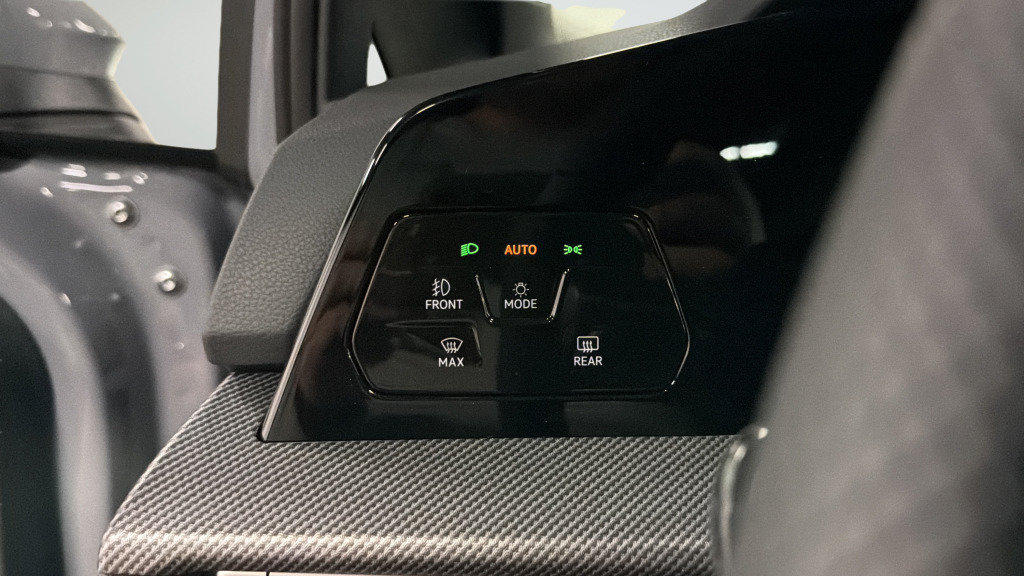 New 2026 Volkswagen GTI SE FWD image 21