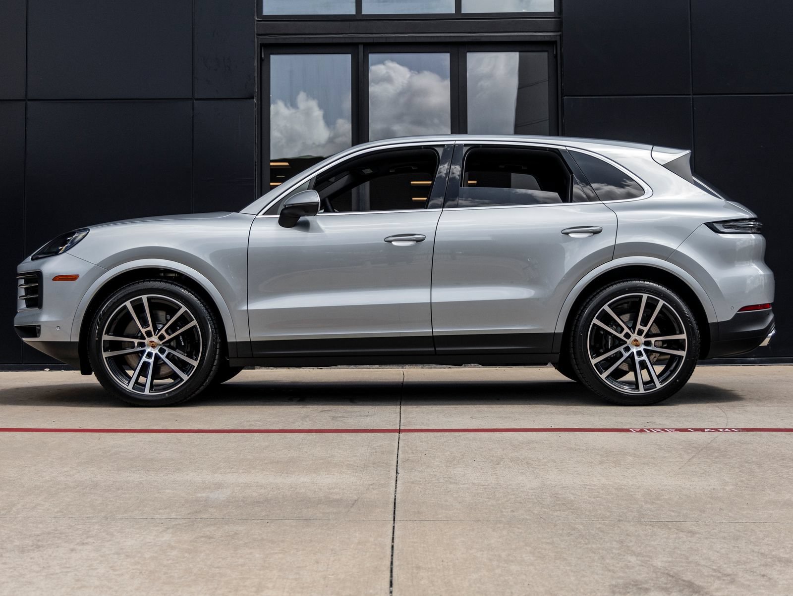 New 2026 Porsche Cayenne S AWD/4WD image 2