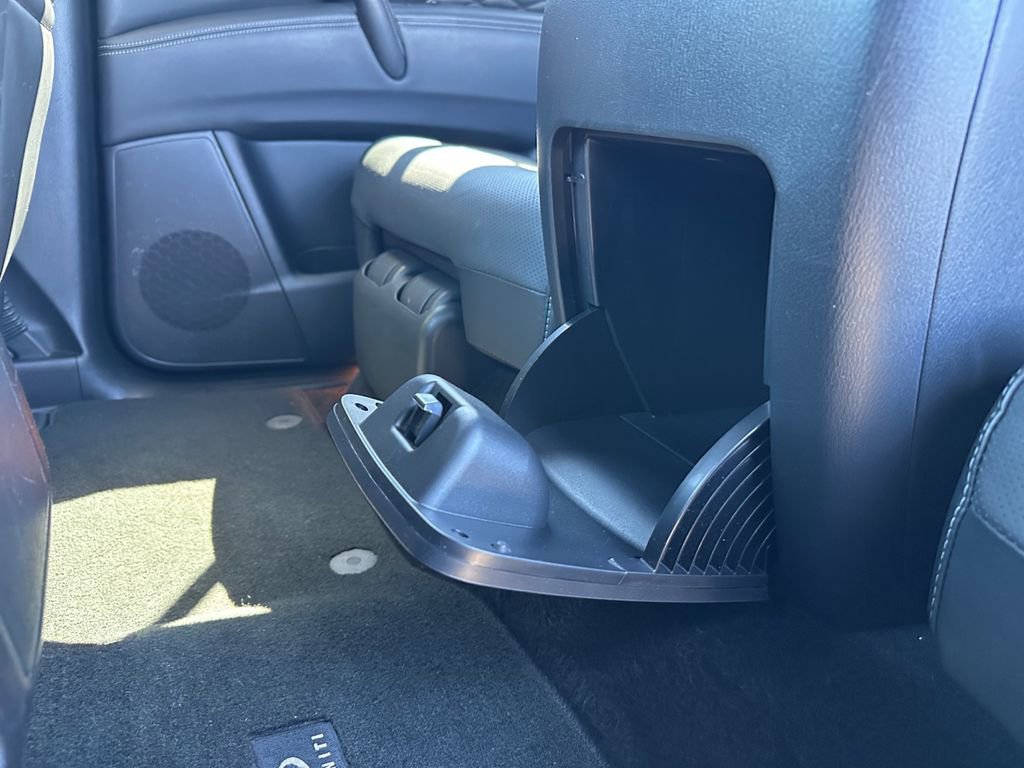 Used 2024 INFINITI QX80 Sensory image 25