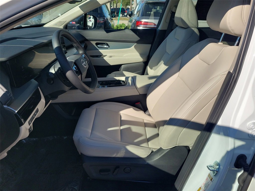 Certified 2025 Nissan Murano SL w/ Cargo Package image 14