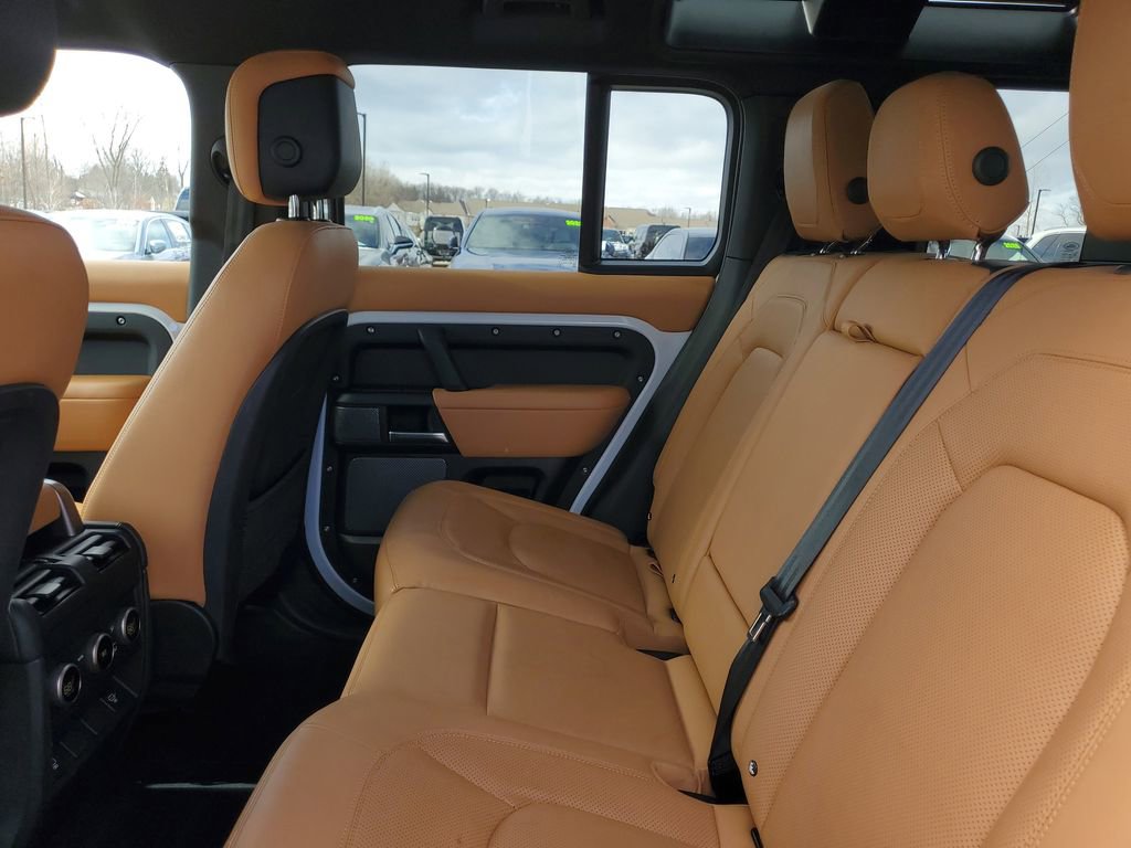 Used 2023 Land Rover Defender 110 V8 image 31