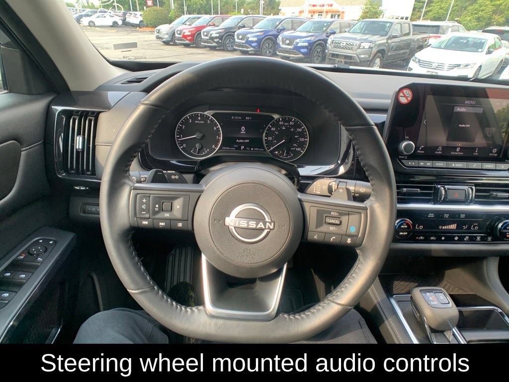 Used 2024 Nissan Pathfinder SV AWD/4WD image 15