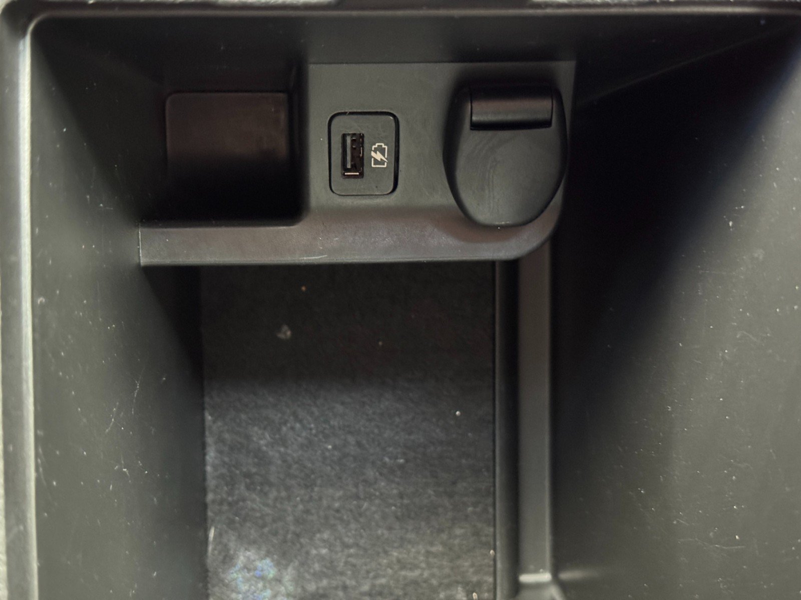 Used 2020 Nissan Rogue SV FWD image 28
