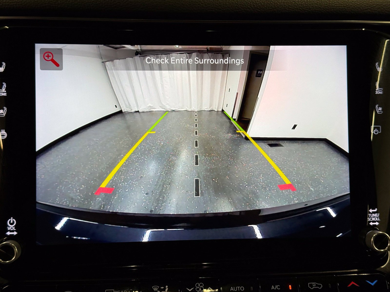 Used 2025 Jeep Wagoneer Series II AWD/4WD image 16