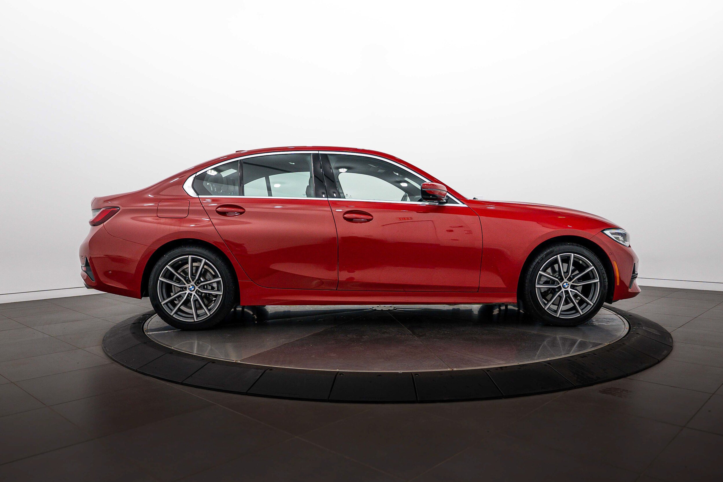 Used 2020 BMW 330i xDrive Sedan w/ Premium Package AWD/4WD image 3