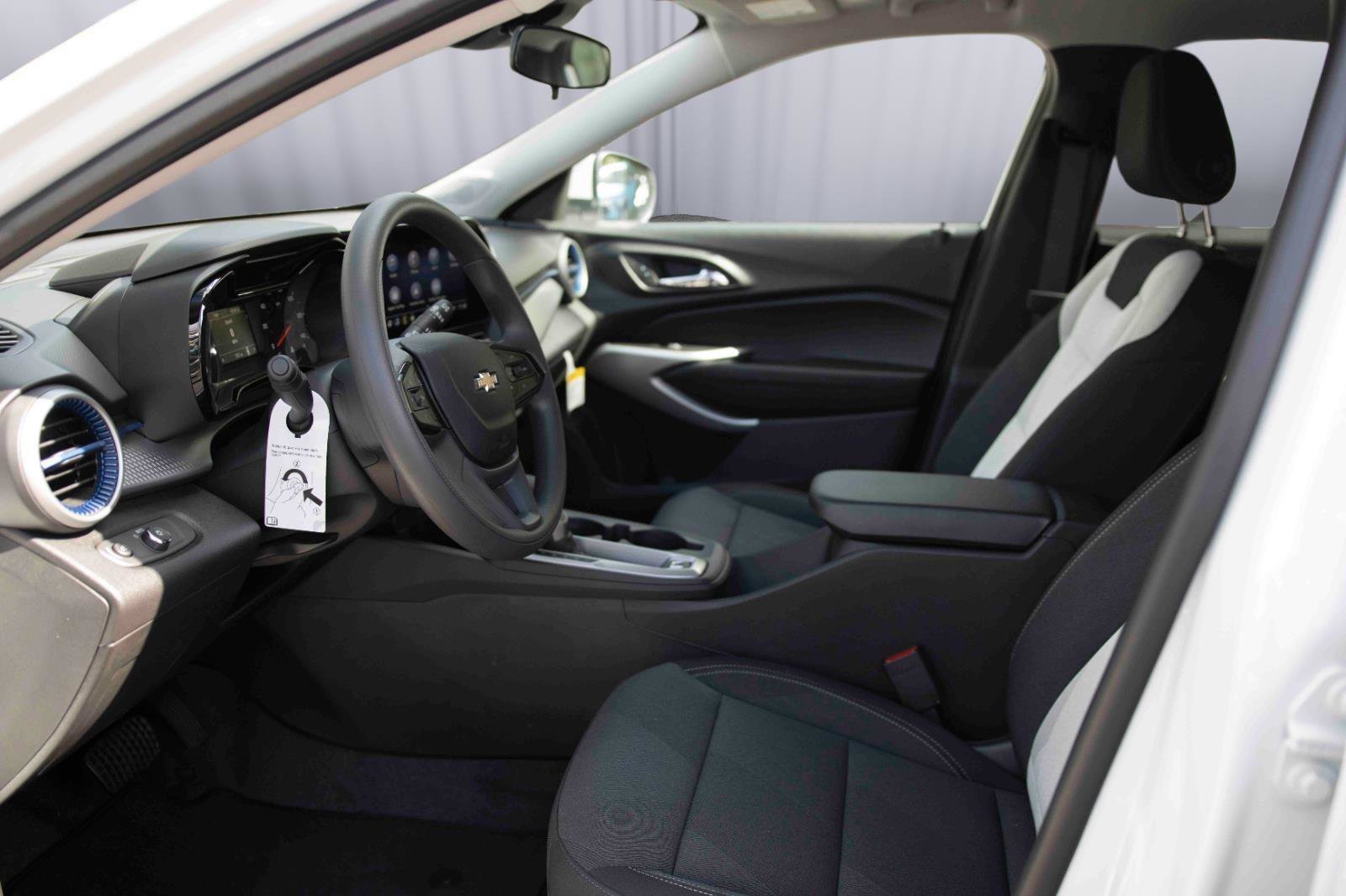 New 2026 Chevrolet Trax LS w/ LS Convenience Package FWD image 12