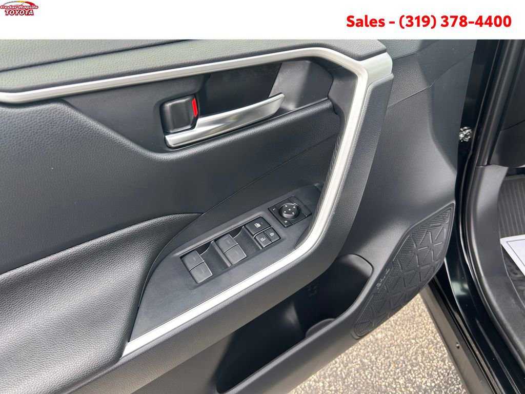 Certified 2025 Toyota RAV4 XLE w/ Convenience Package AWD/4WD image 13