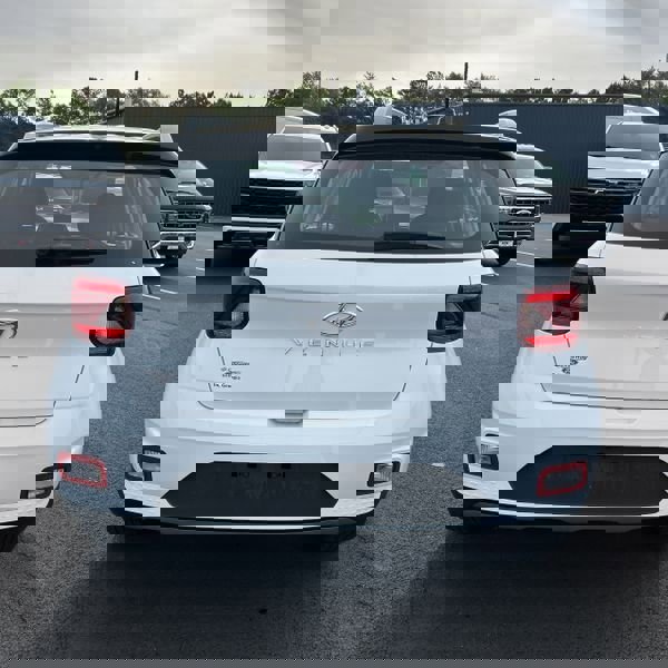 Used 2025 Hyundai Venue Limited image 9