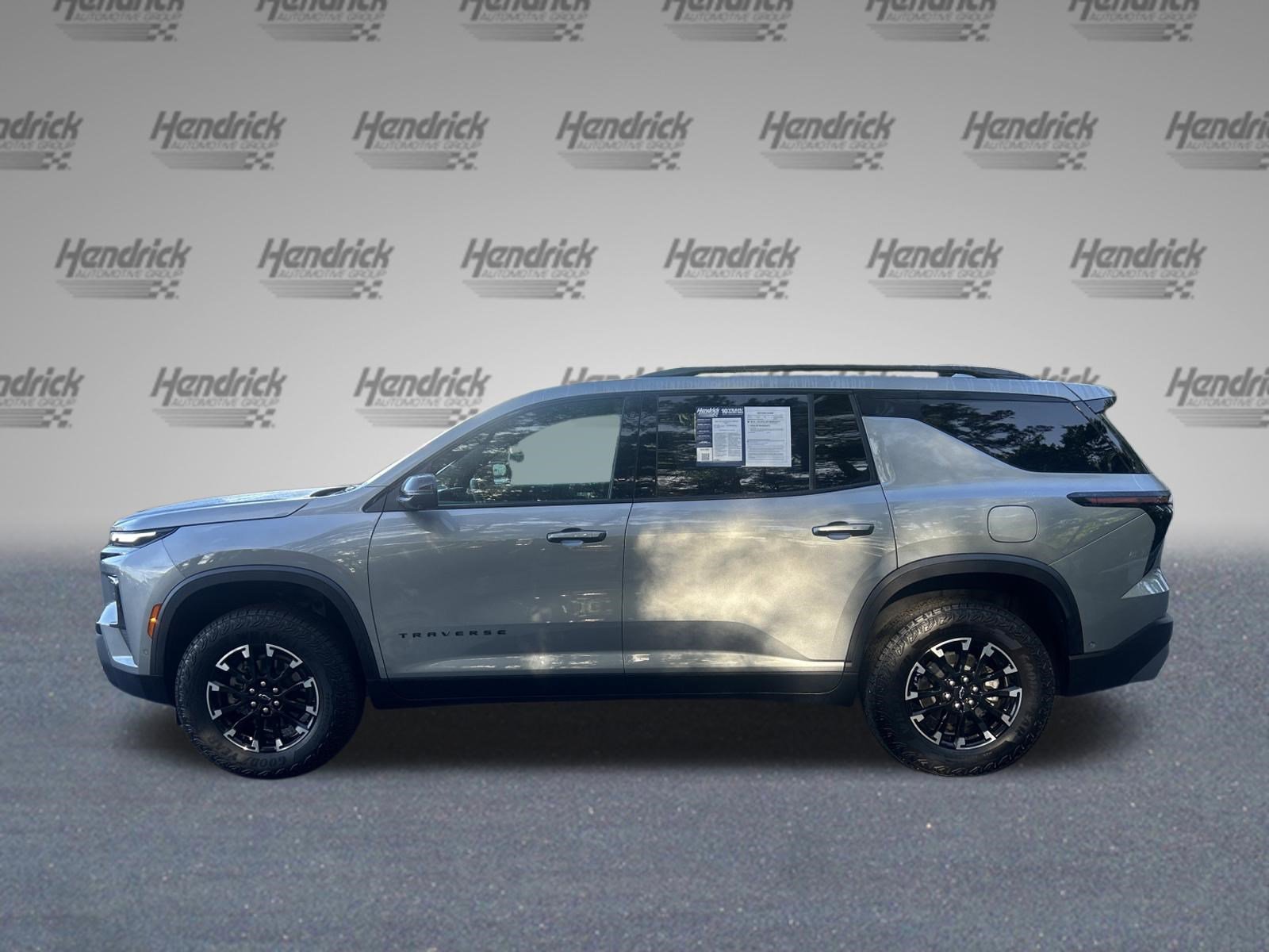 Used 2025 Chevrolet Traverse Z71 w/ Enhanced Driving Package AWD/4WD image 7