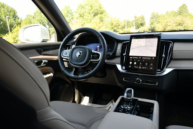 New 2026 Volvo XC90 B6 Plus w/ Protection Package Premier AWD/4WD image 20