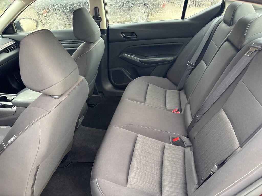 Used 2024 Nissan Altima 2.5 SV image 12