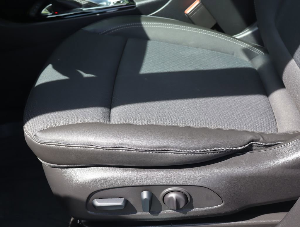 Certified 2023 Buick Encore GX Select w/ Safety Package II image 13