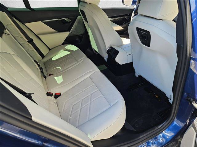 Used 2024 BMW 530i w/ Convenience Package RWD image 18
