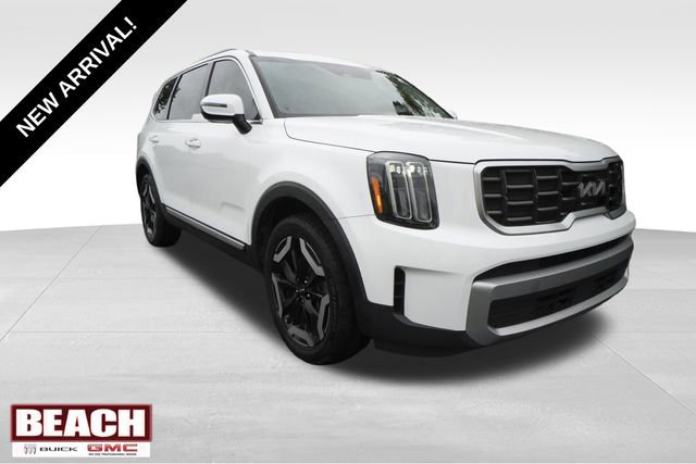 Used 2023 Kia Telluride S w/ S Sunroof Package