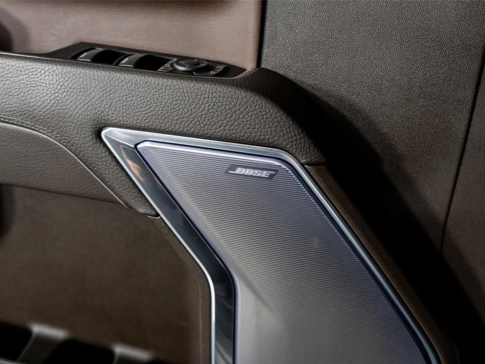 Used 2025 GMC Sierra 3500 Denali w/ Denali Reserve Package image 46