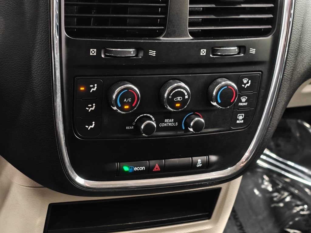 Used 2019 Dodge Grand Caravan SE FWD image 8