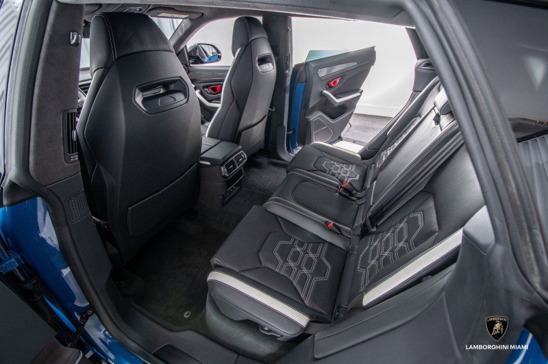 Used 2025 Lamborghini Urus SE image 73