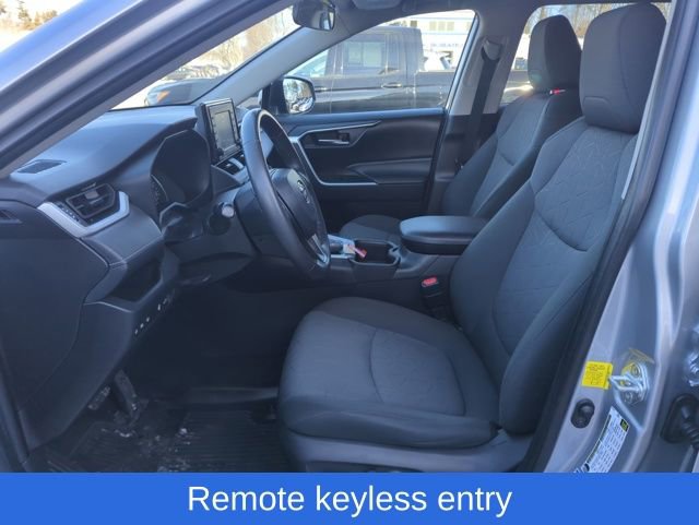 Used 2022 Toyota RAV4 XLE w/ Convenience Package image 13
