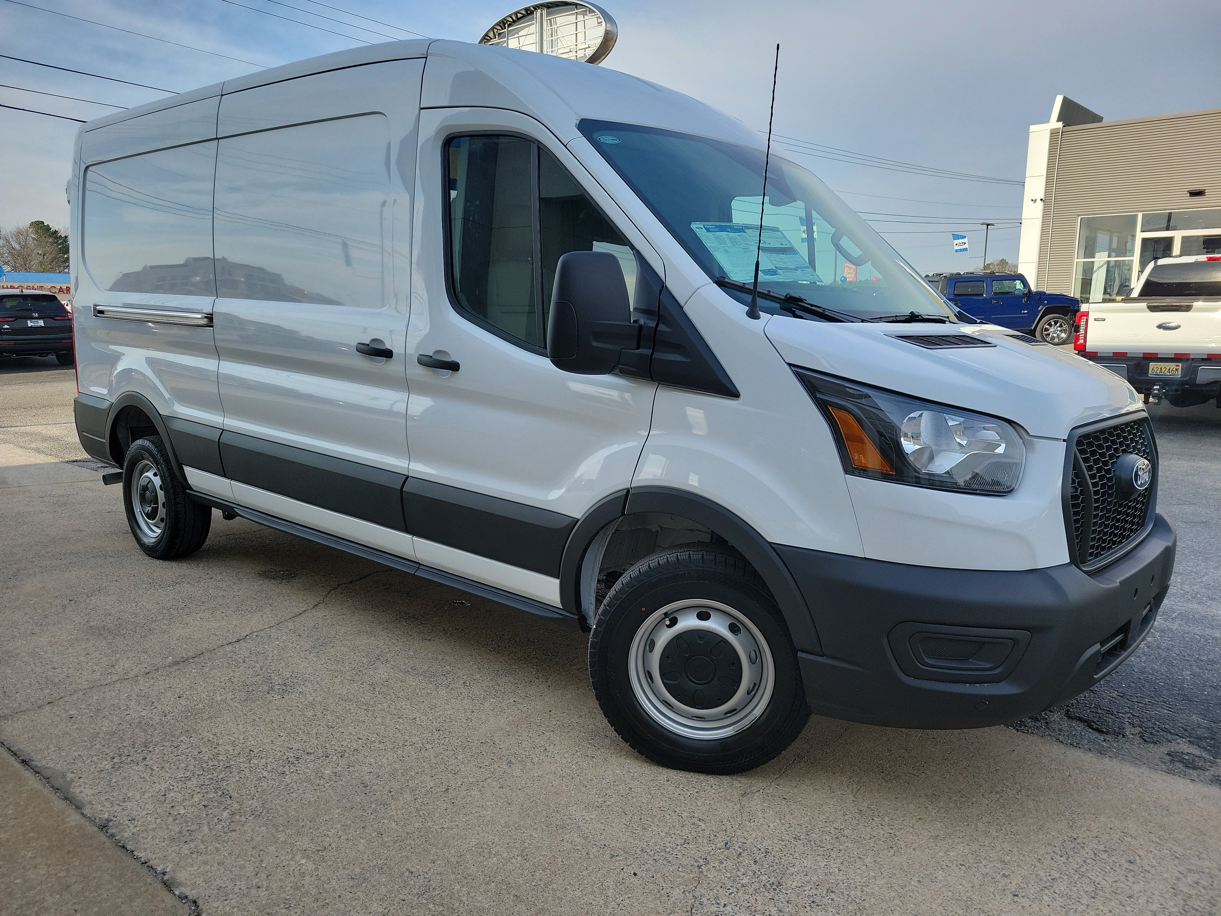 Used 2026 Ford Transit 250 148 Medium Roof RWD image 1