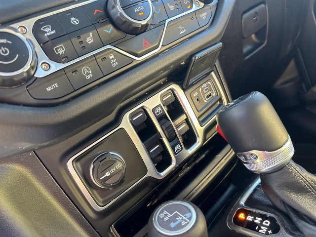 Used 2025 Jeep Gladiator Sport AWD/4WD image 11
