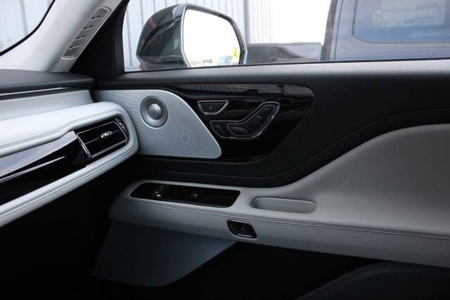 New 2026 Lincoln Aviator Reserve AWD/4WD image 19