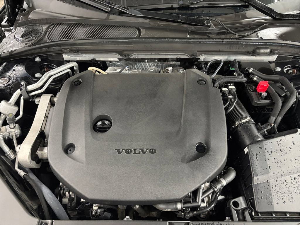 Certified 2025 Volvo S90 B6 Ultra w/ Lounge Package image 9