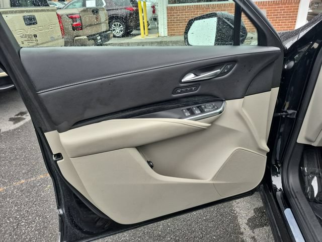 Used 2023 Cadillac XT4 Premium Luxury w/ Technology Package AWD/4WD image 11